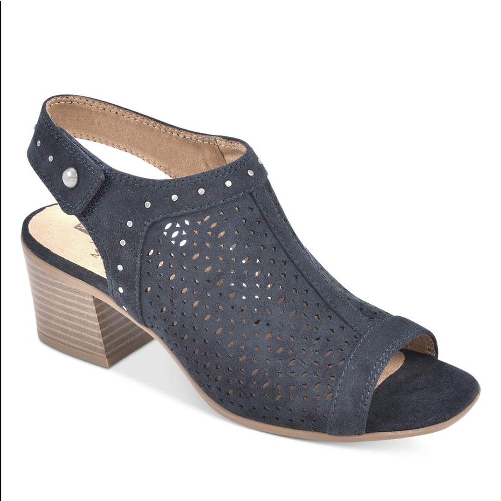 NEW Life Saver heel by White Mountain - Picture 3 of 3